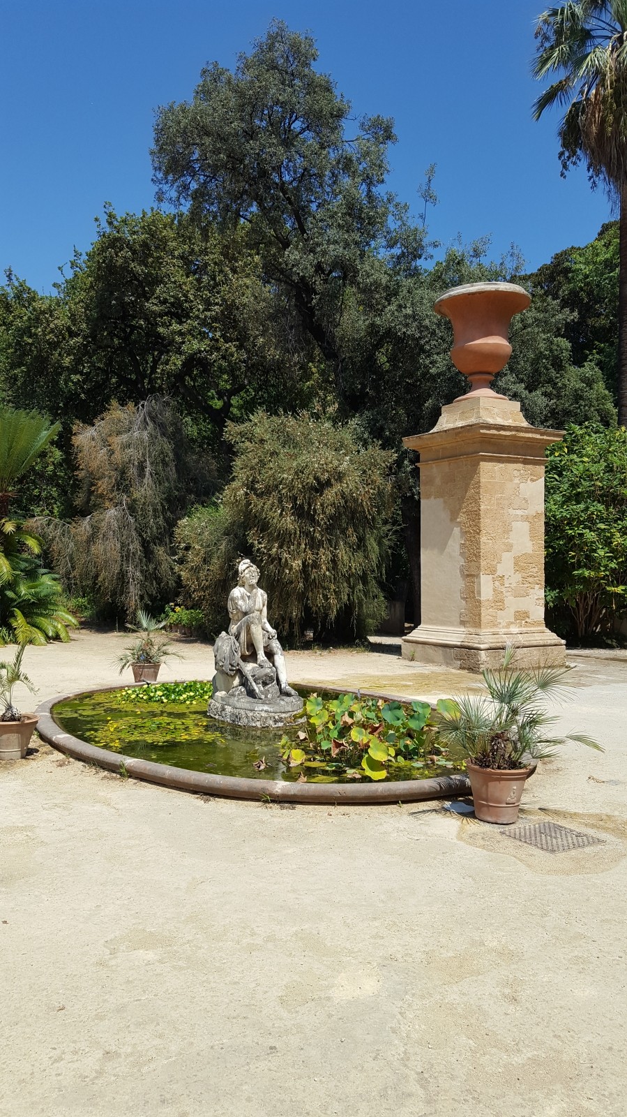 Fountain in Orto botanico di Palermo