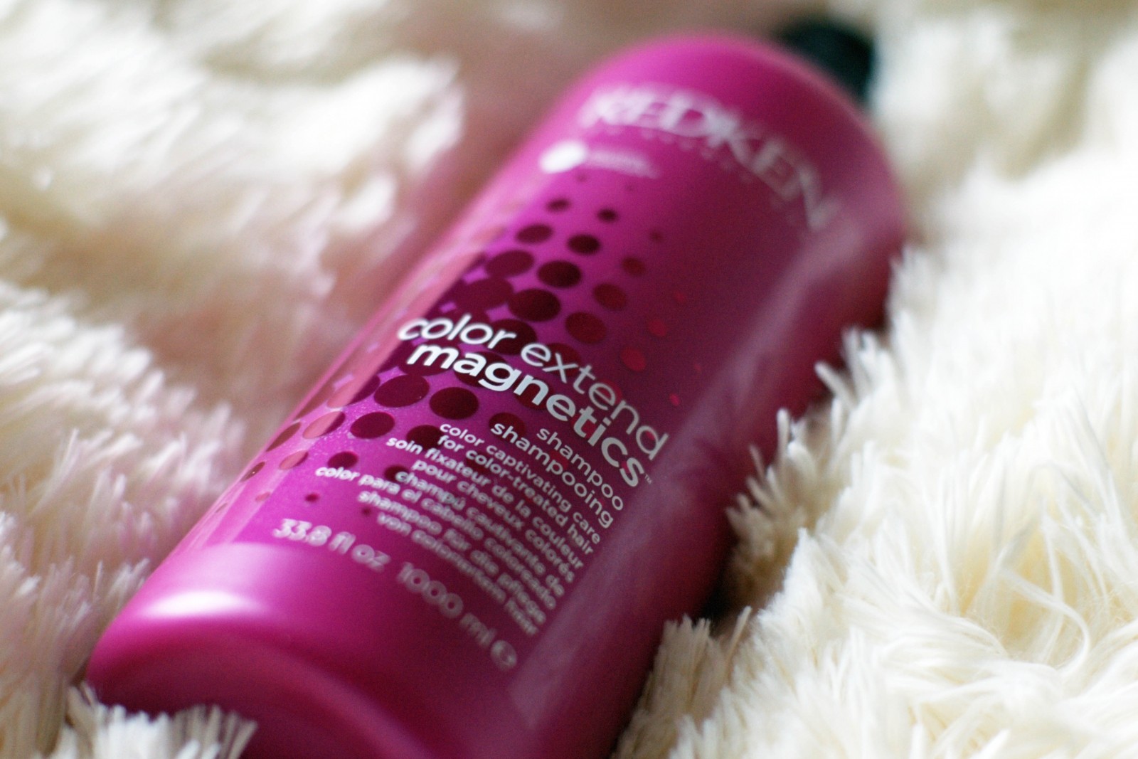 Brunette on Demand Redken Color Extend Magnetics Shampoo