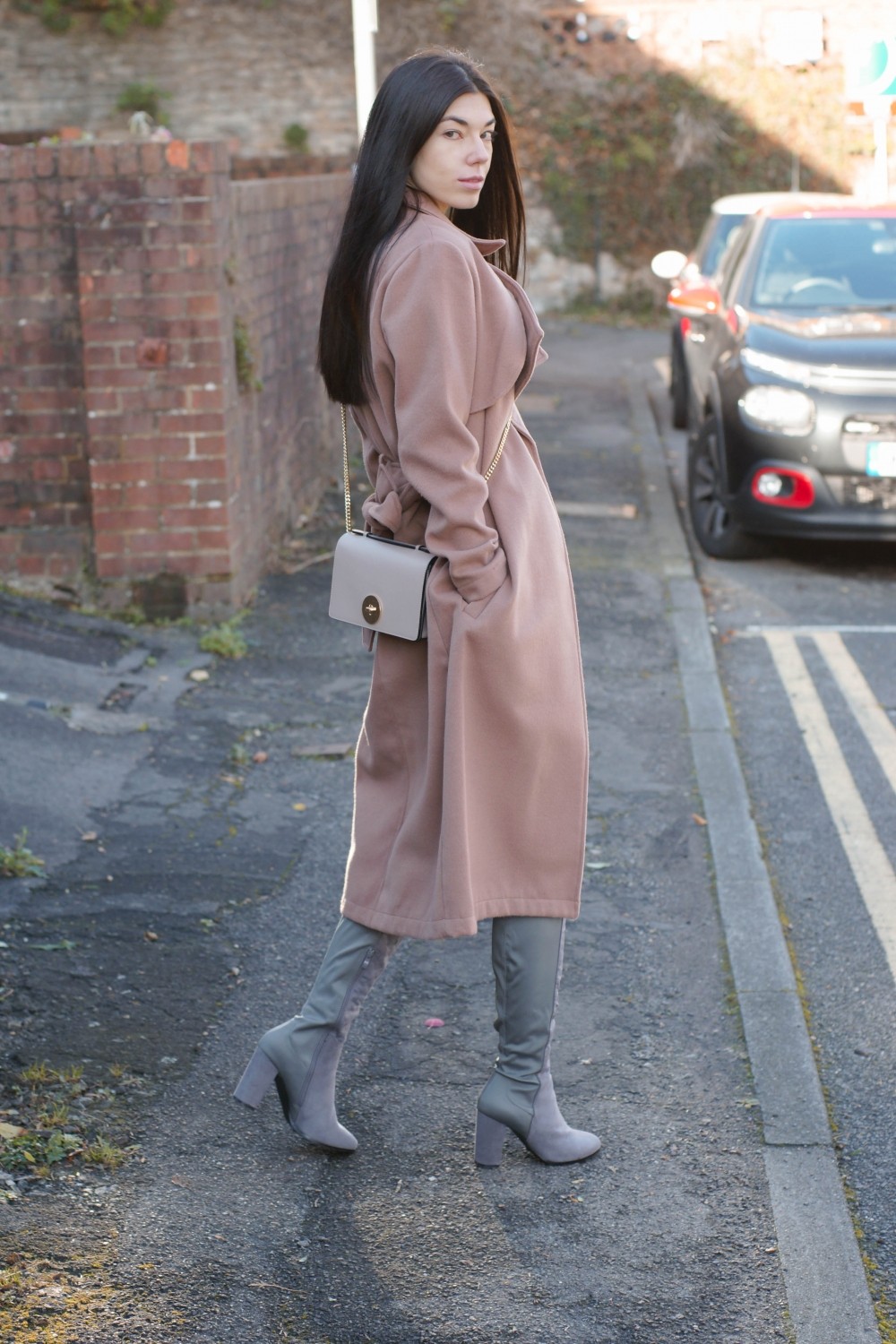 4 Must-Have Over-The-Knee Boots Styles - Brondema