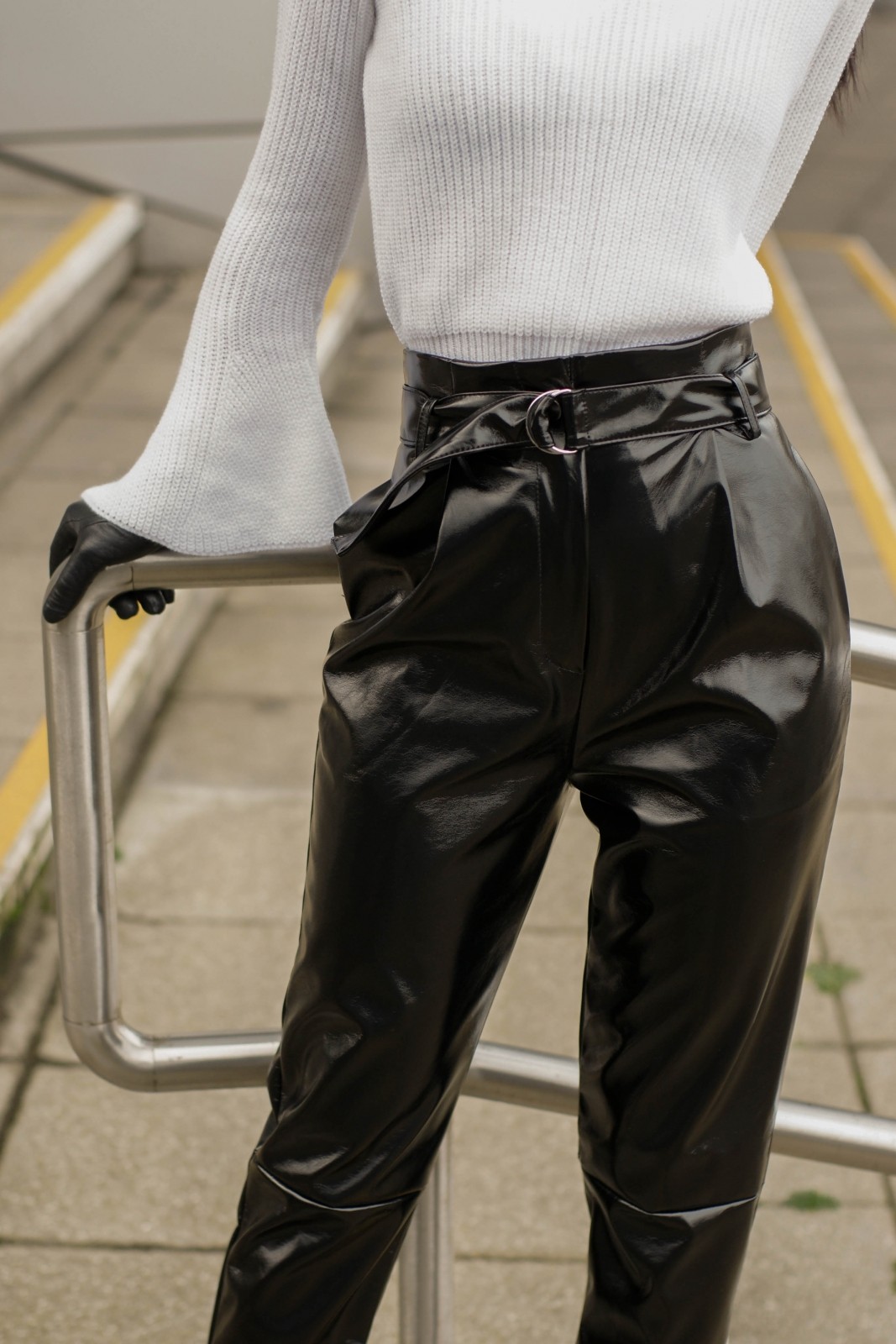 3 Quick Tips To Successfully Style Vinyl Trousers